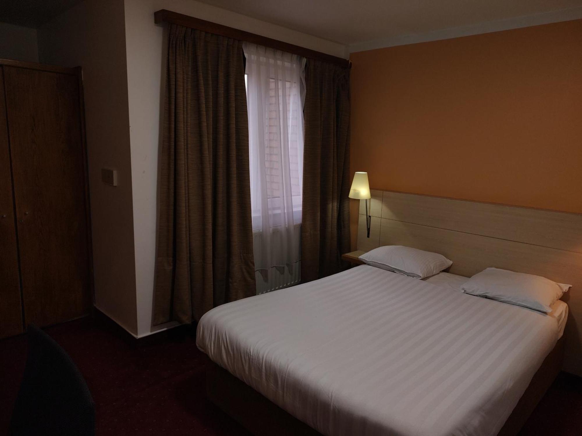 Hotel Evergreen Woluwe-Saint-Lambert Exterior photo